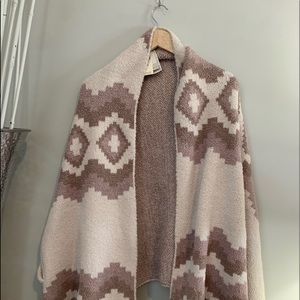 BRAND NEW Barefoot Dreams Mosaic Wrap Poncho